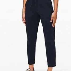 Lululemon On The Fly Pant Crop length- size 12